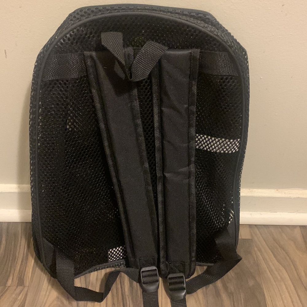 An school backpack for an child . Good quality + haven’t been used !! - Picture 3 of 3
